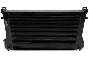 TA Technix Ladeluftkühler schwarz passend für Audi A3 (8V), TT (8S) / Seat Leon (5F) / Skoda Octavia III (5E), Superb III (3T) / VW Golf VII (AU), Passat (B8) 1.8TFSI+2.0TFSI Motoren