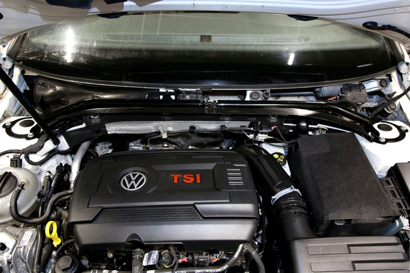 TA Technix Stahl-Domstrebe, schwarz passend für Seat Leon 5F, VW Golf VII Typ AU, VW Golf VIII Typ CD